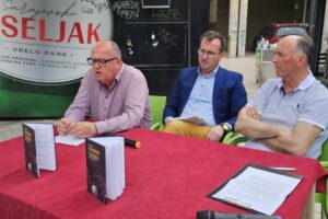 674587886_1415209517285398_2130262009625911664_n